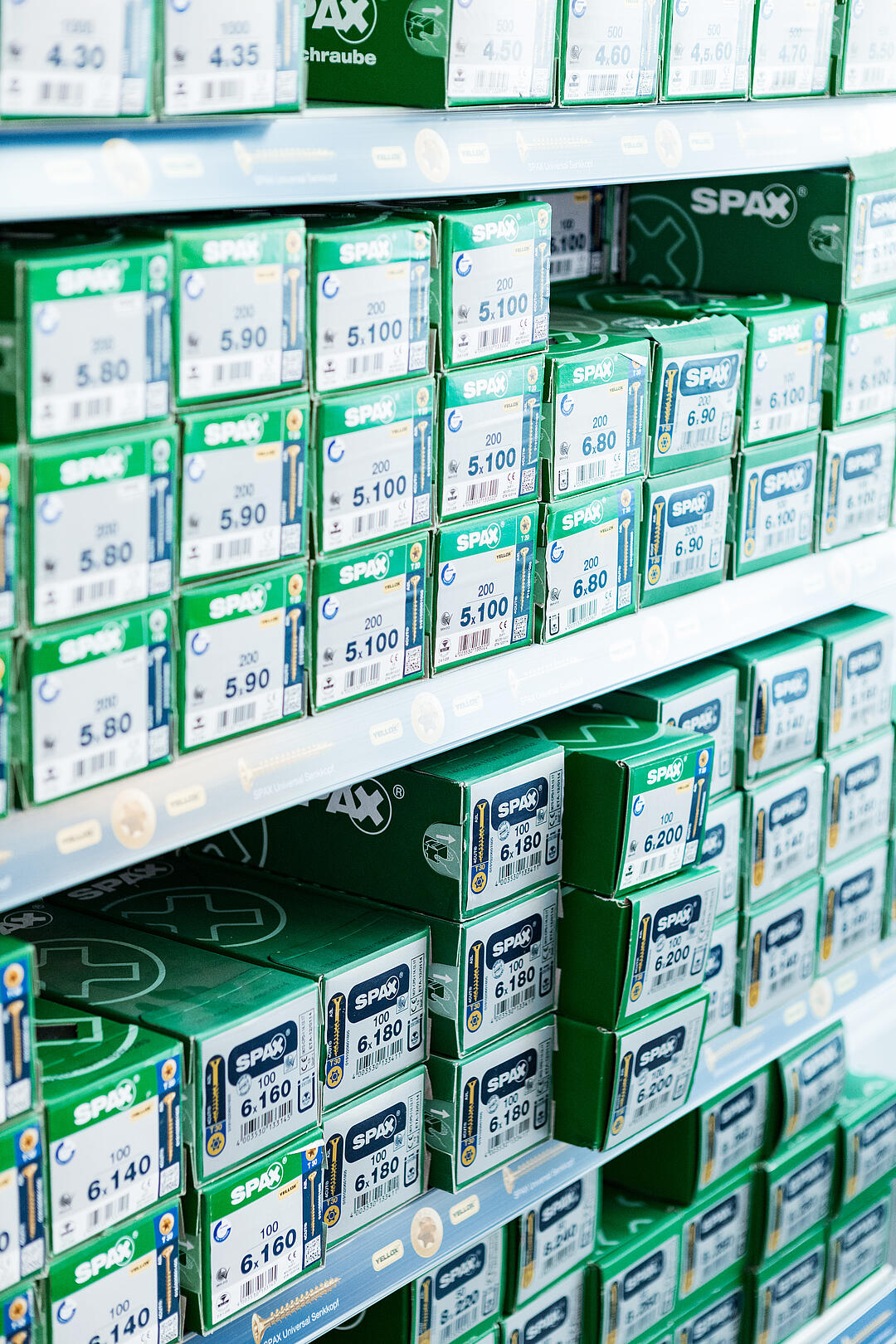 Verschiedene Schrauben im Baushop von JACOB CEMENT BAUSTOFFE