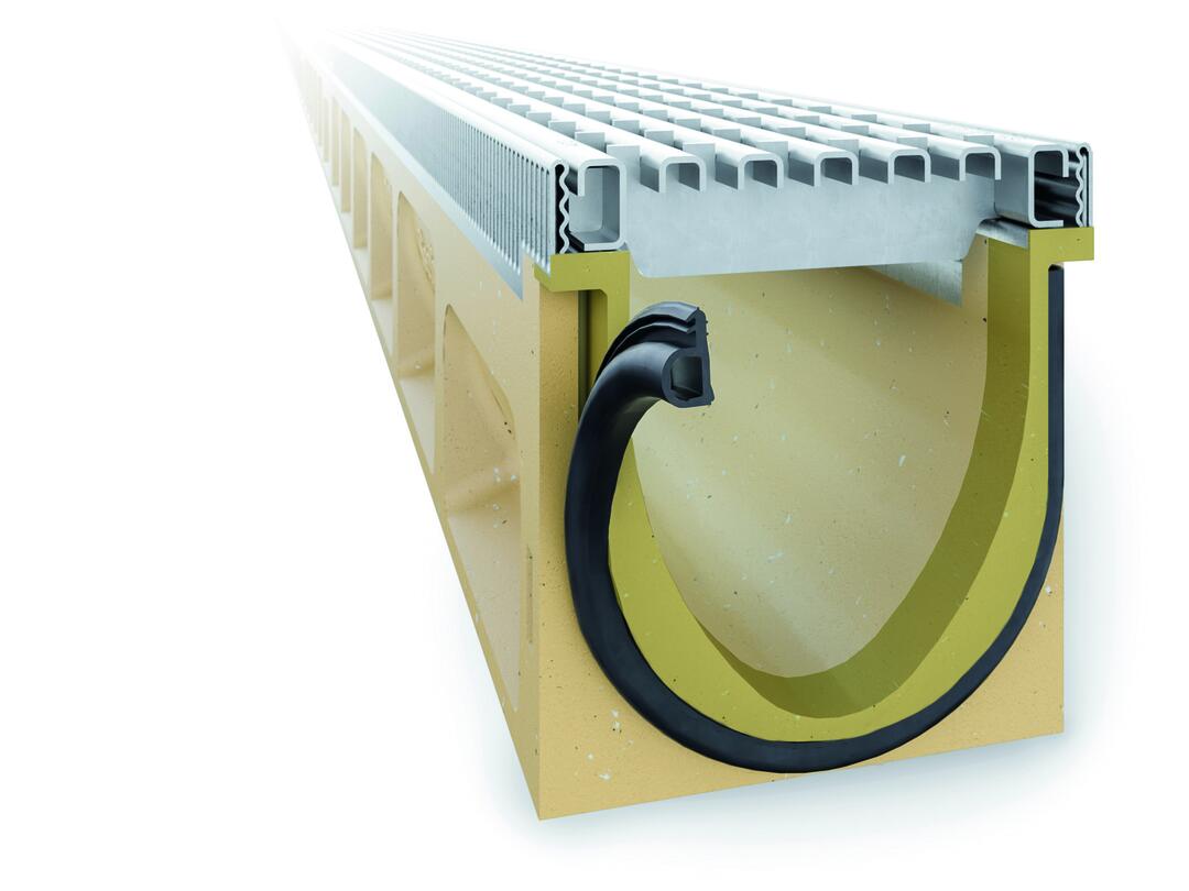 Ein Aco Multiline-Element, frontal fotografiert, mit Dichtung, als Freisteller.
